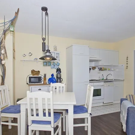 Strandnahe 2-raum-ferienwohnung Mit Balkon - Strandhaus Moenchgut 10 Lobbe