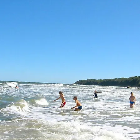 strandnahe 2-Raum-Ferienwohnung mit Balkon - Strandhaus Mönchgut FeWo 10 * Lobbe